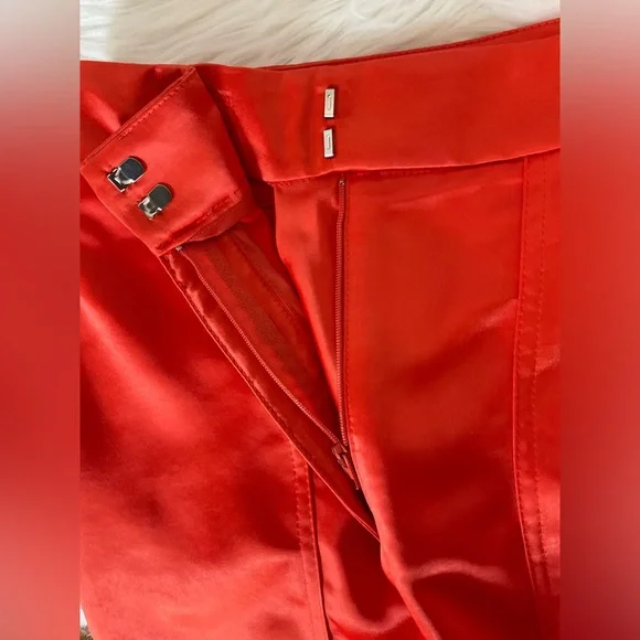 HOUSE OF HARLOW CARGO SKIRT - Picture 2 of 15